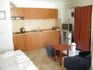 Гостевой дом Villa Izgrev Apartments Созополь Номер-студио 1-16